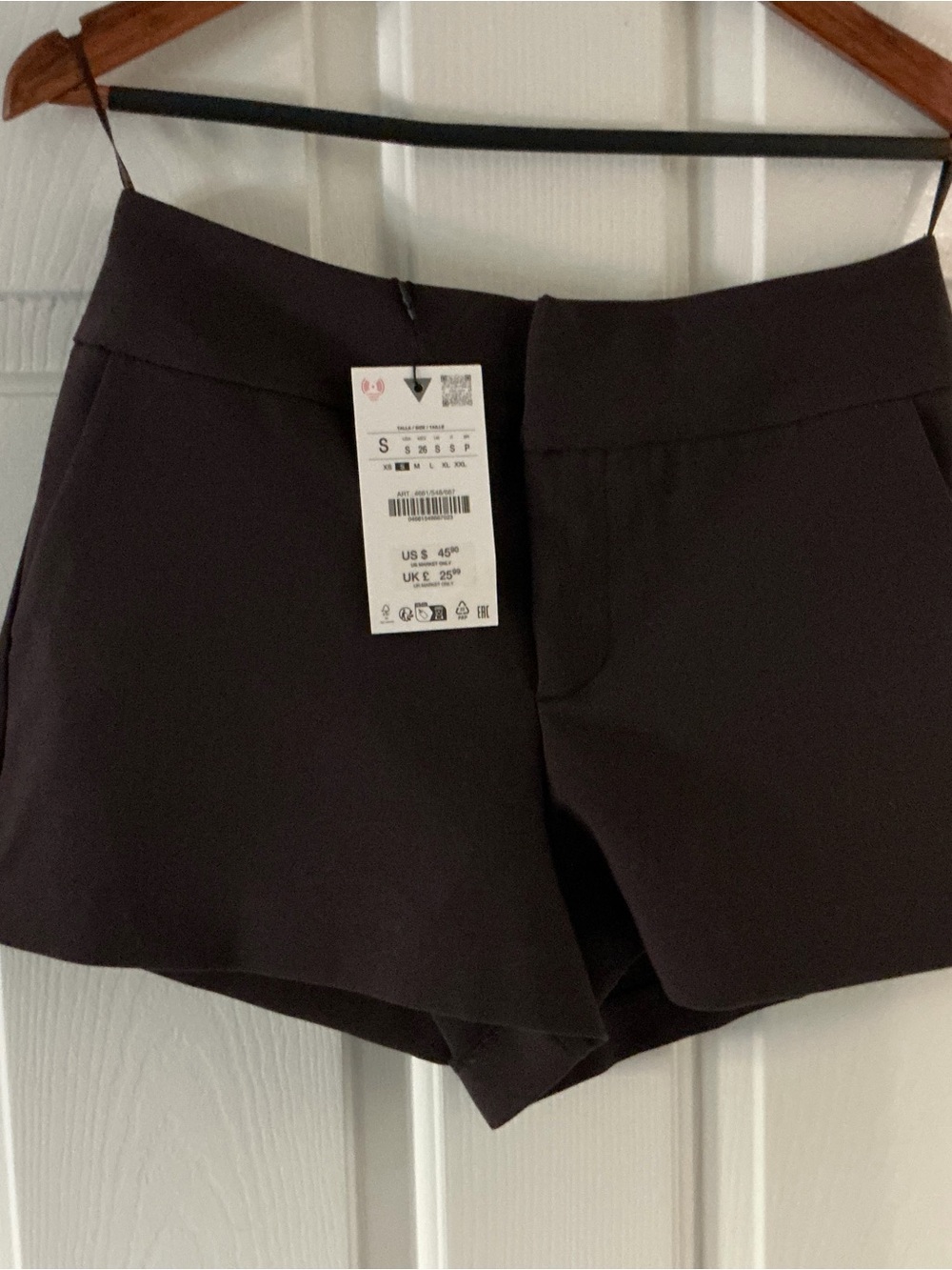 H&M Women's Black High Waist Dress Shorts